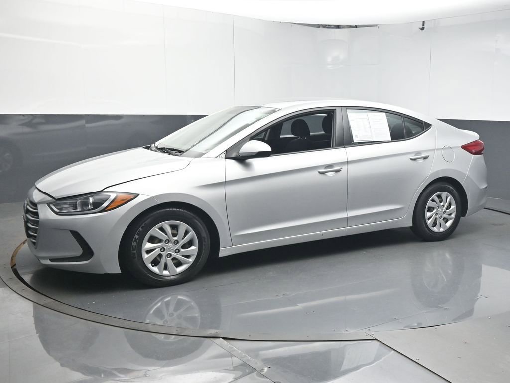 Used 2018 Hyundai Elantra SE w/ Cargo Package image 4