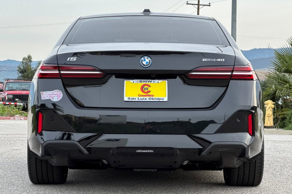 Used 2024 BMW i5 eDrive40i w/ M Sport Package image 4