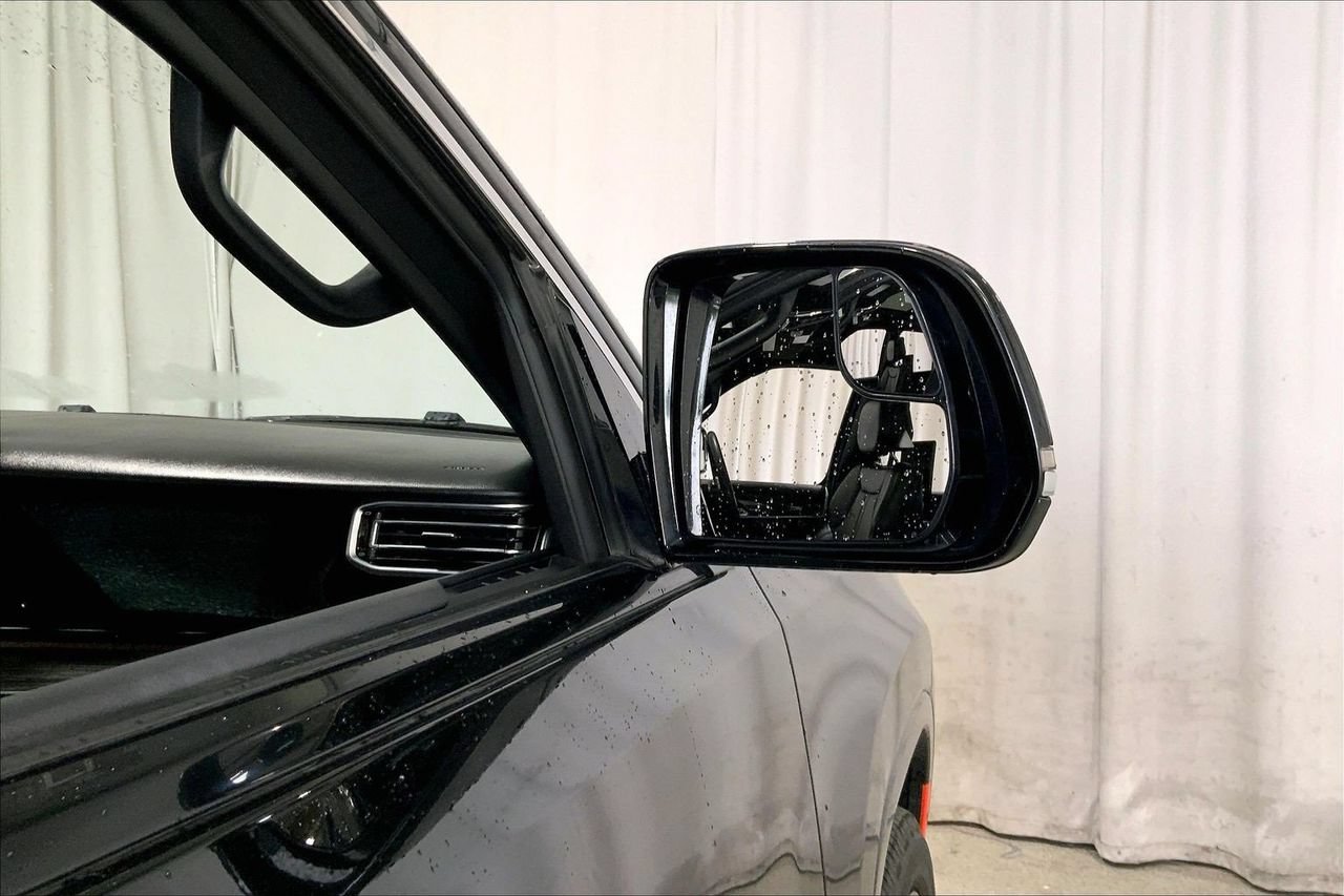 Used 2022 Jeep Wagoneer Series II w/ Premium Group I AWD/4WD image 11
