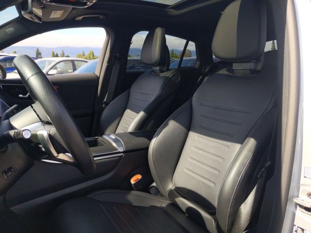 Used 2024 Mercedes-Benz GLC 300 4MATIC image 17