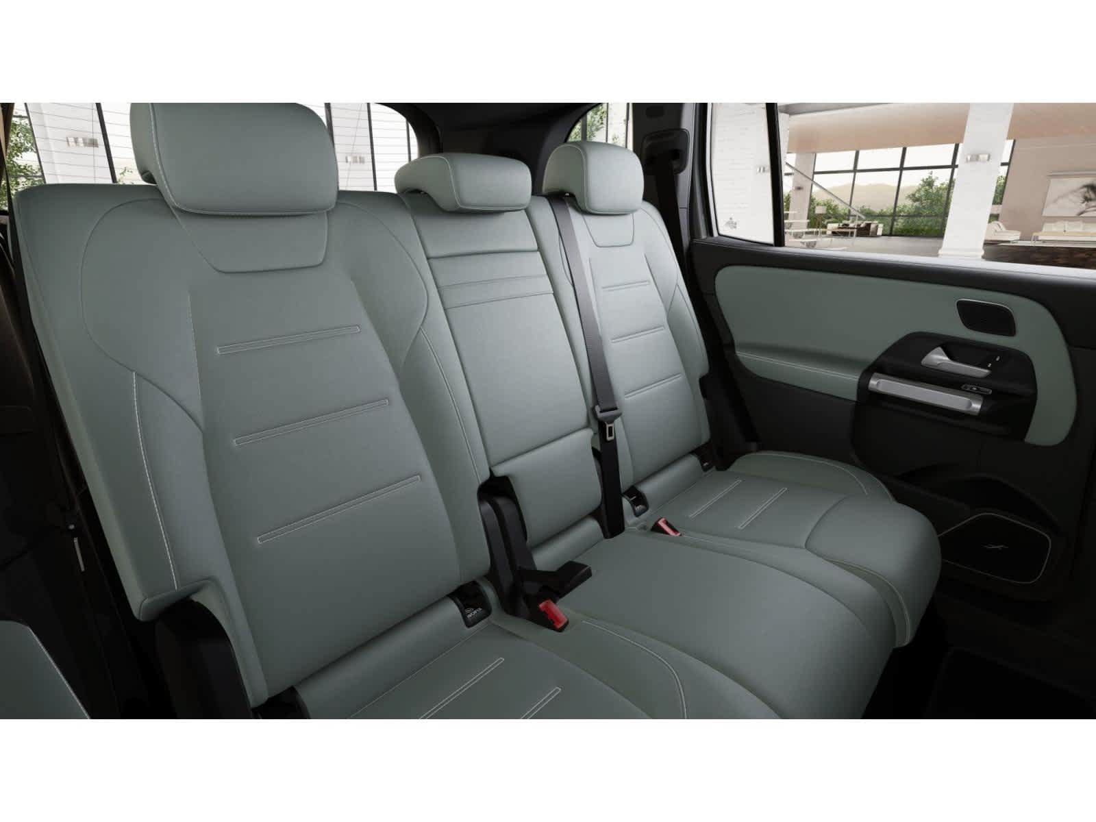 Used 2025 Mercedes-Benz GLB 35 AMG 4MATIC image 5