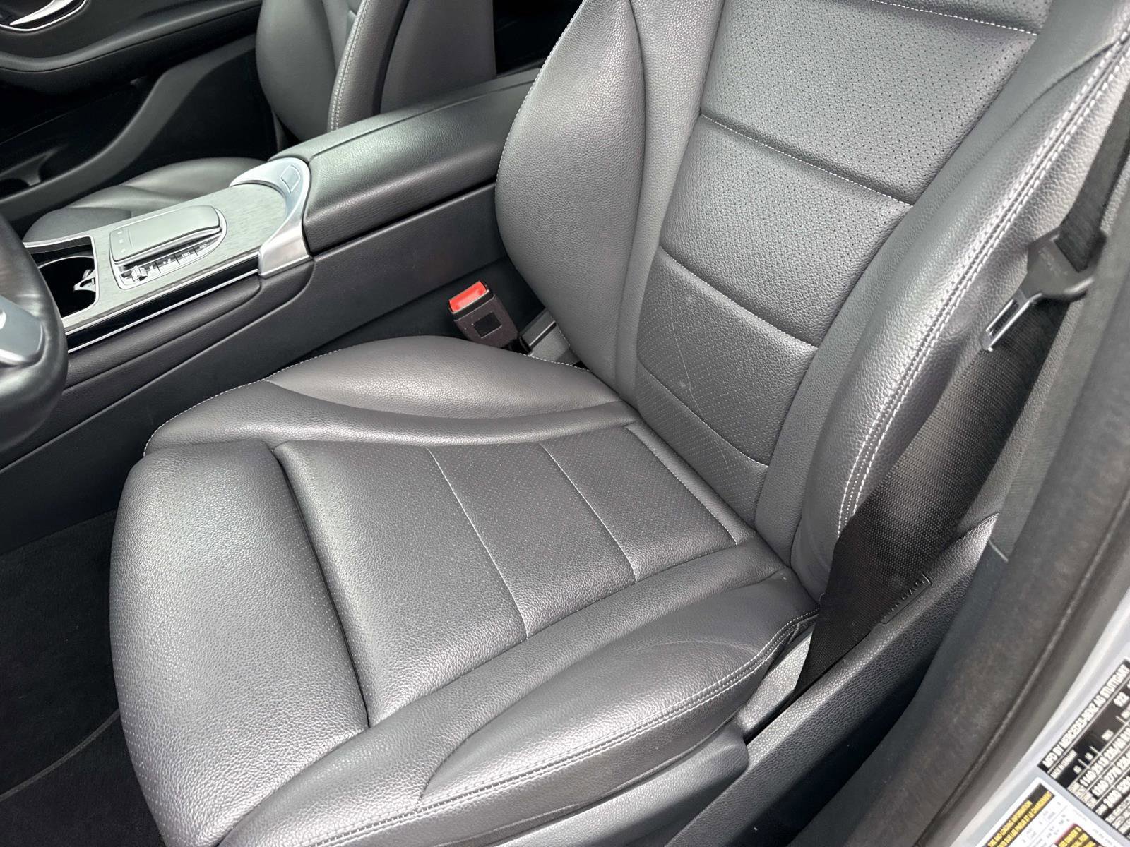 Used 2022 Mercedes-Benz GLC 300 4MATIC image 22