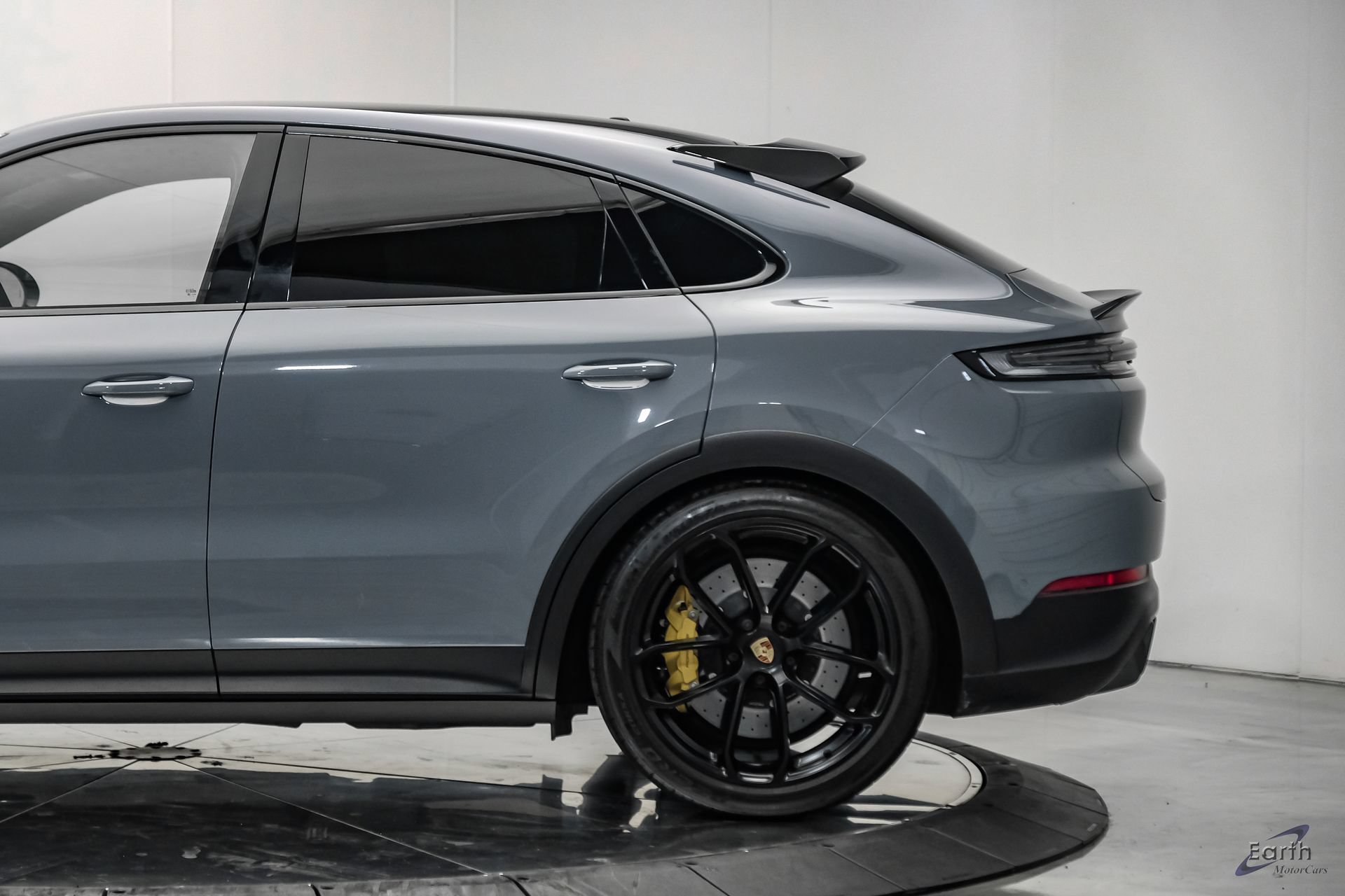 Used 2024 Porsche Cayenne Turbo GT AWD/4WD image 9