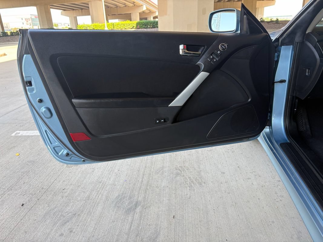 Used 2010 Hyundai Genesis 2.0T RWD image 22