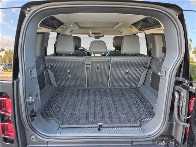 Certified 2024 Land Rover Defender 110 X-Dynamic SE AWD/4WD image 6