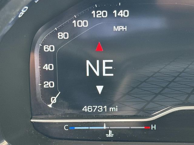 Used 2024 GMC Yukon AT4 w/ Technology Package image 30