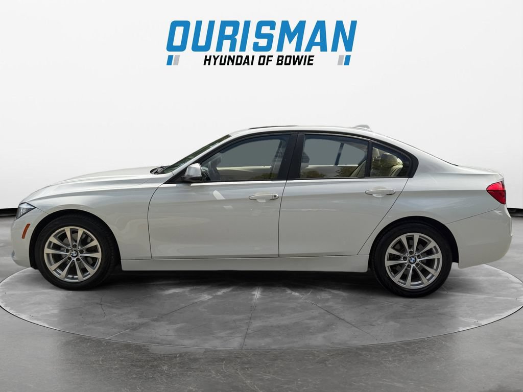 Used 2016 BMW 320i xDrive Sedan AWD/4WD image 3