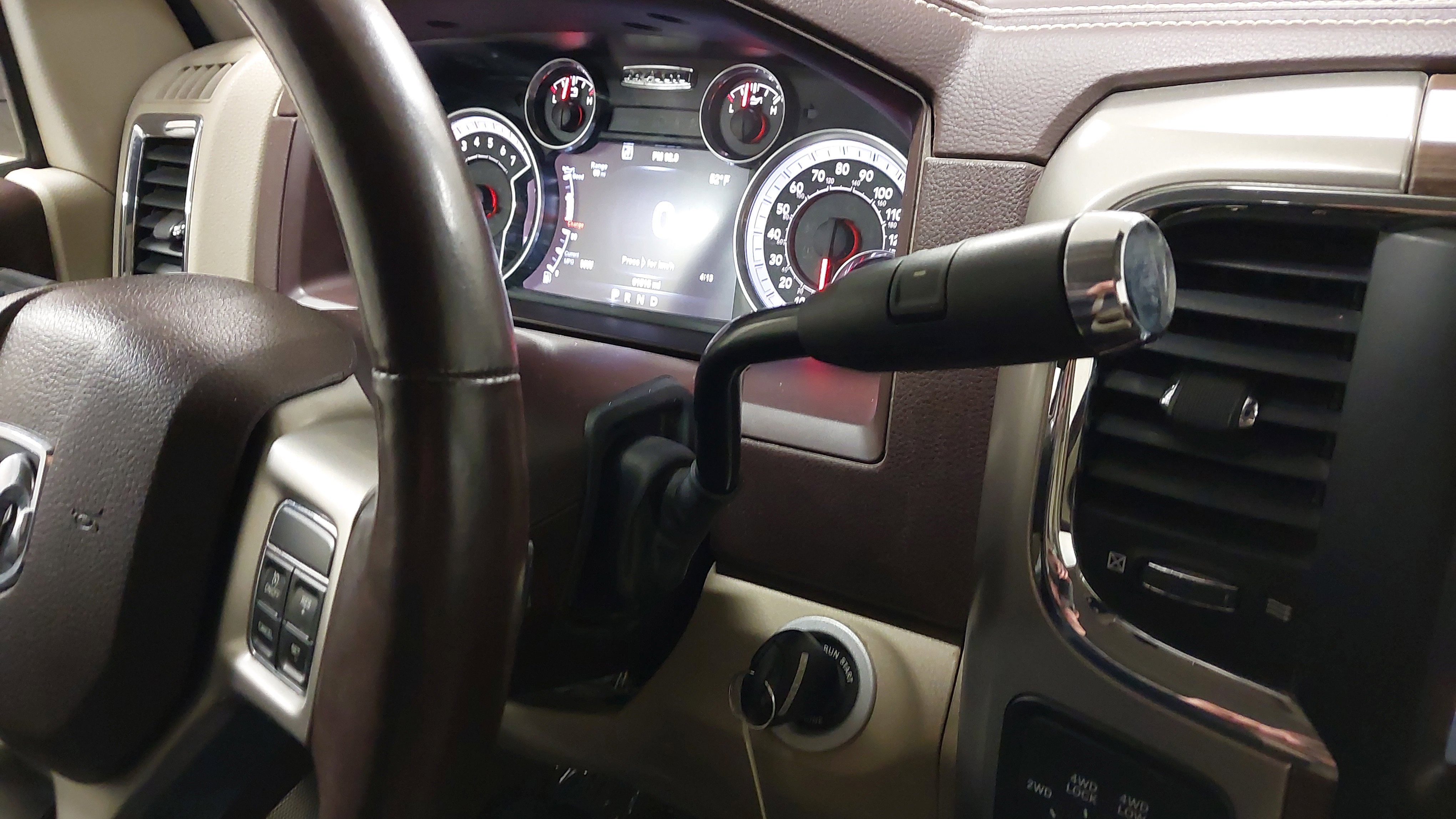 Used 2015 RAM 2500 Laramie AWD/4WD image 22