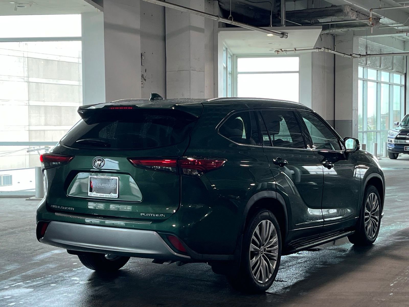 Used 2023 Toyota Highlander Platinum image 12