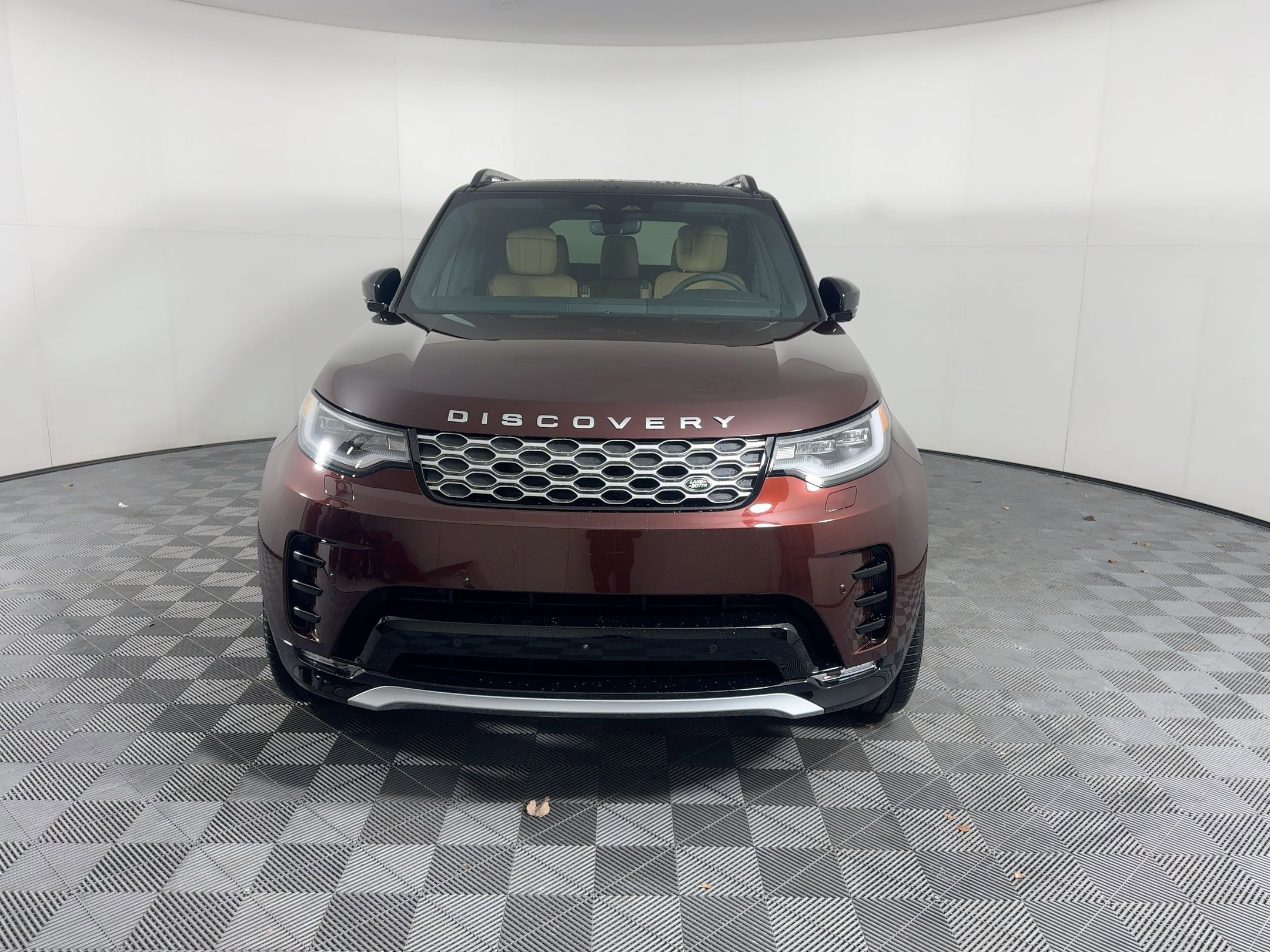 New 2026 Land Rover Discovery Limited Edition image 7