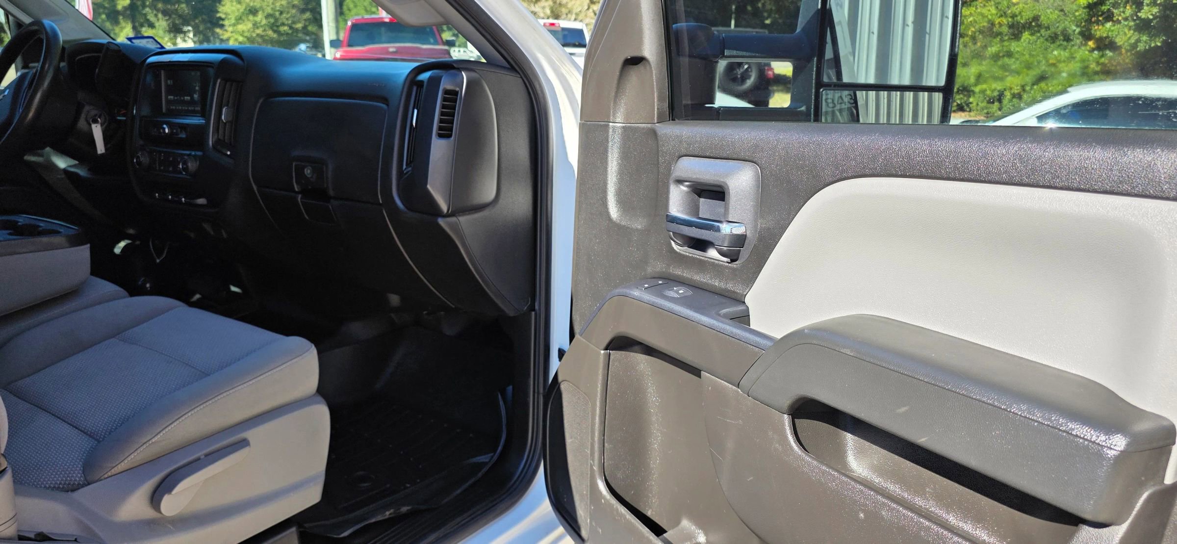 Used 2019 Chevrolet Silverado 2500 W/T image 16