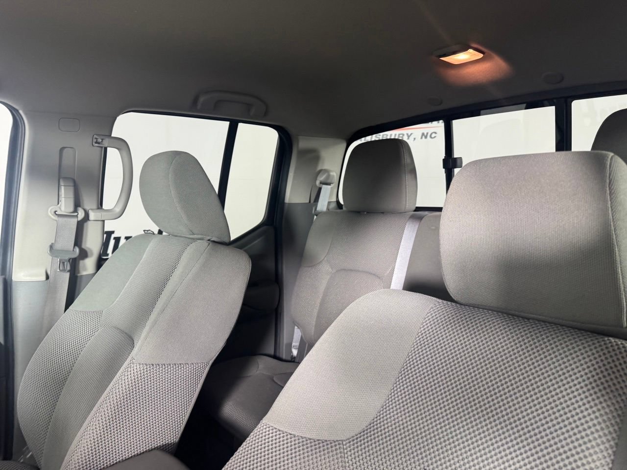 Used 2021 Nissan Frontier SV w/ Midnight Edition Floor Mats AWD/4WD image 12