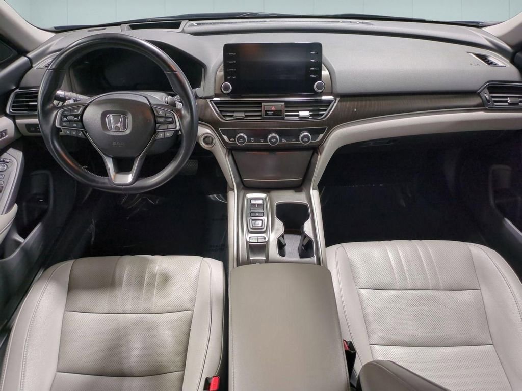 Used 2020 Honda Accord Touring image 29