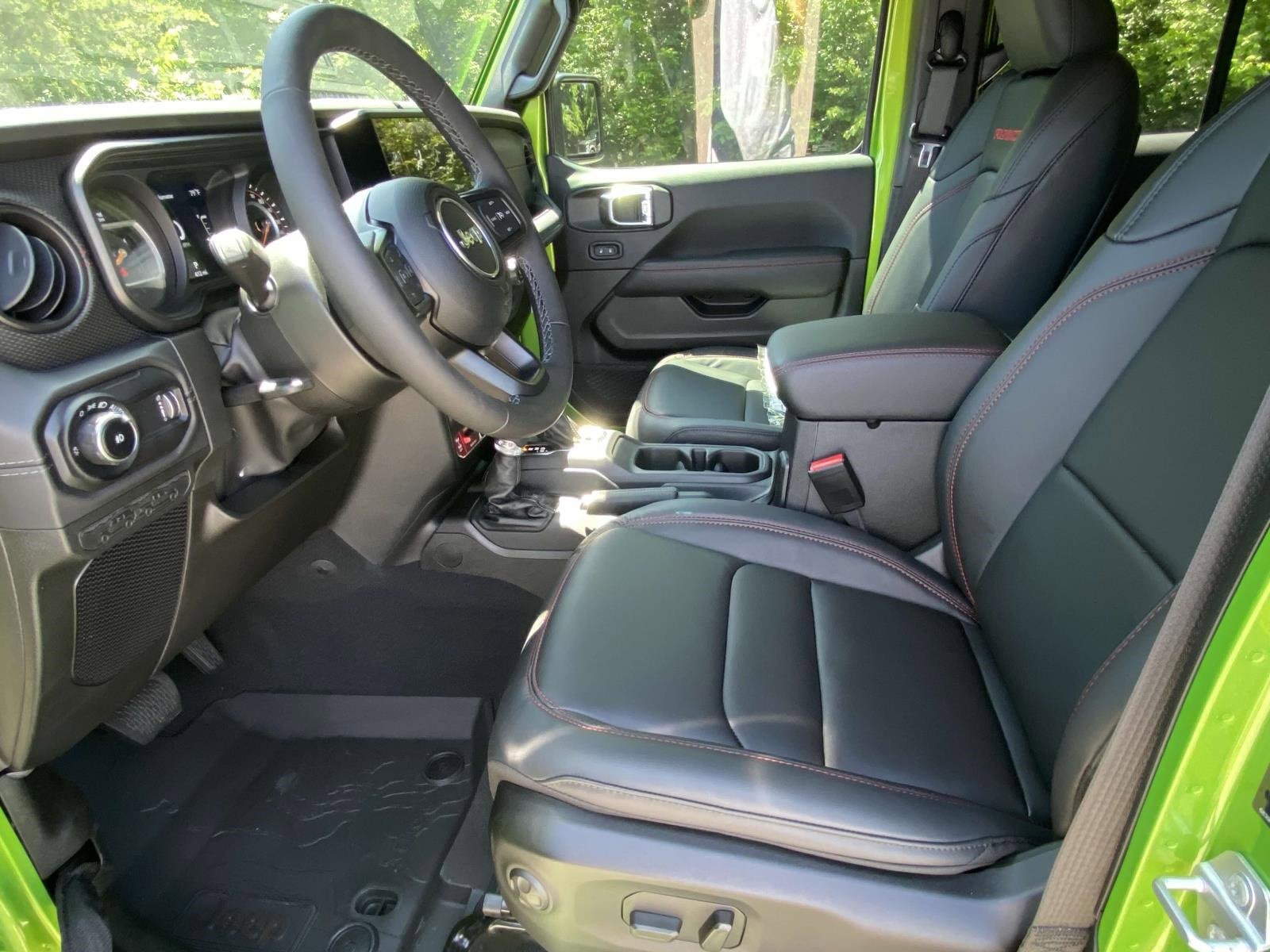 New 2025 Jeep Wrangler Unlimited Rubicon w/ Technology Group image 16