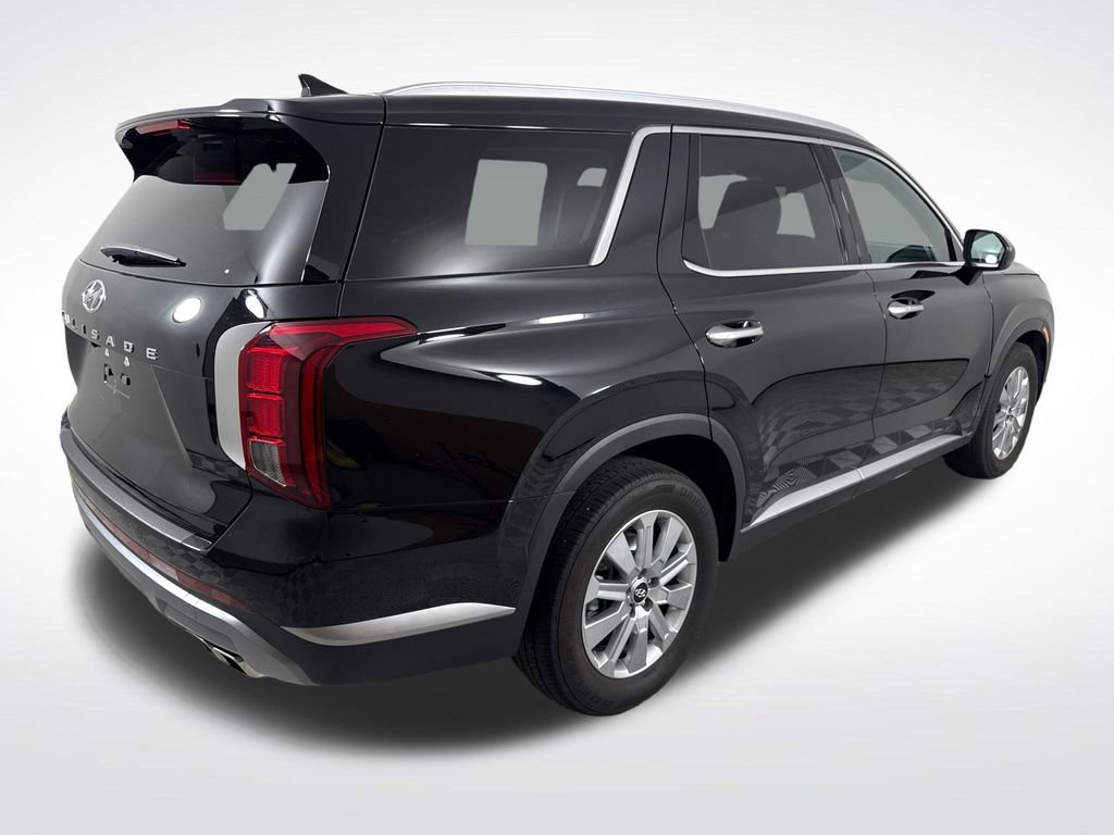 Used 2025 Hyundai Palisade SEL FWD image 3
