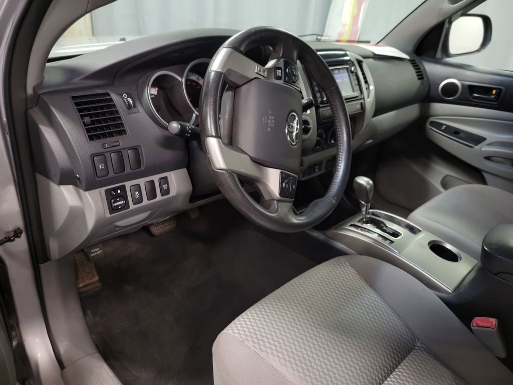 Used 2015 Toyota Tacoma 4x4 Access Cab V6 w/ SR5 Package image 14