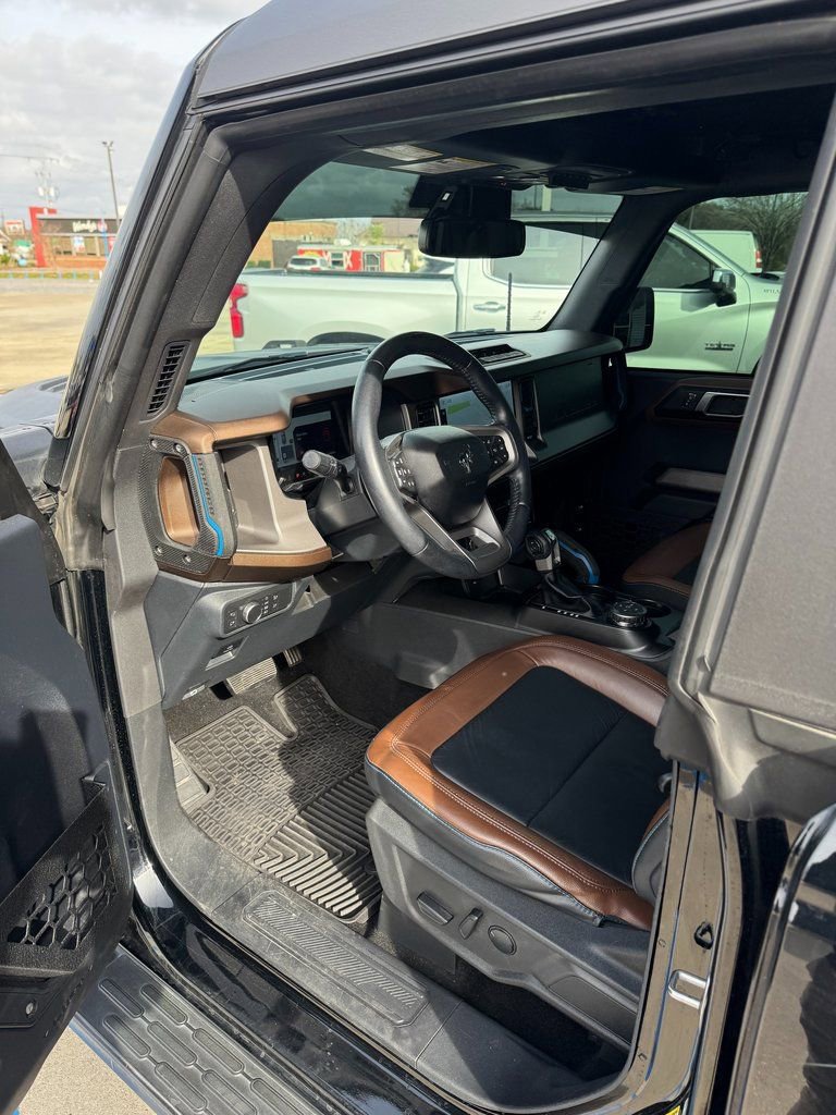 Used 2022 Ford Bronco Outer Banks image 10