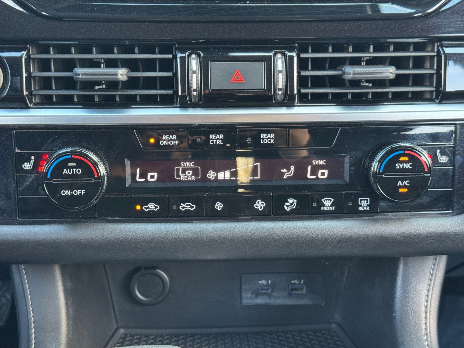 Used 2022 Nissan Pathfinder SV image 25