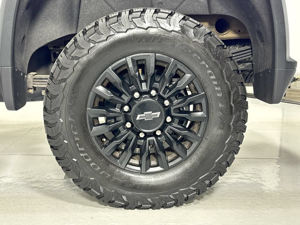 Used 2021 Chevrolet Silverado 2500 LTZ w/ Z71 Off-Road Package AWD/4WD image 11