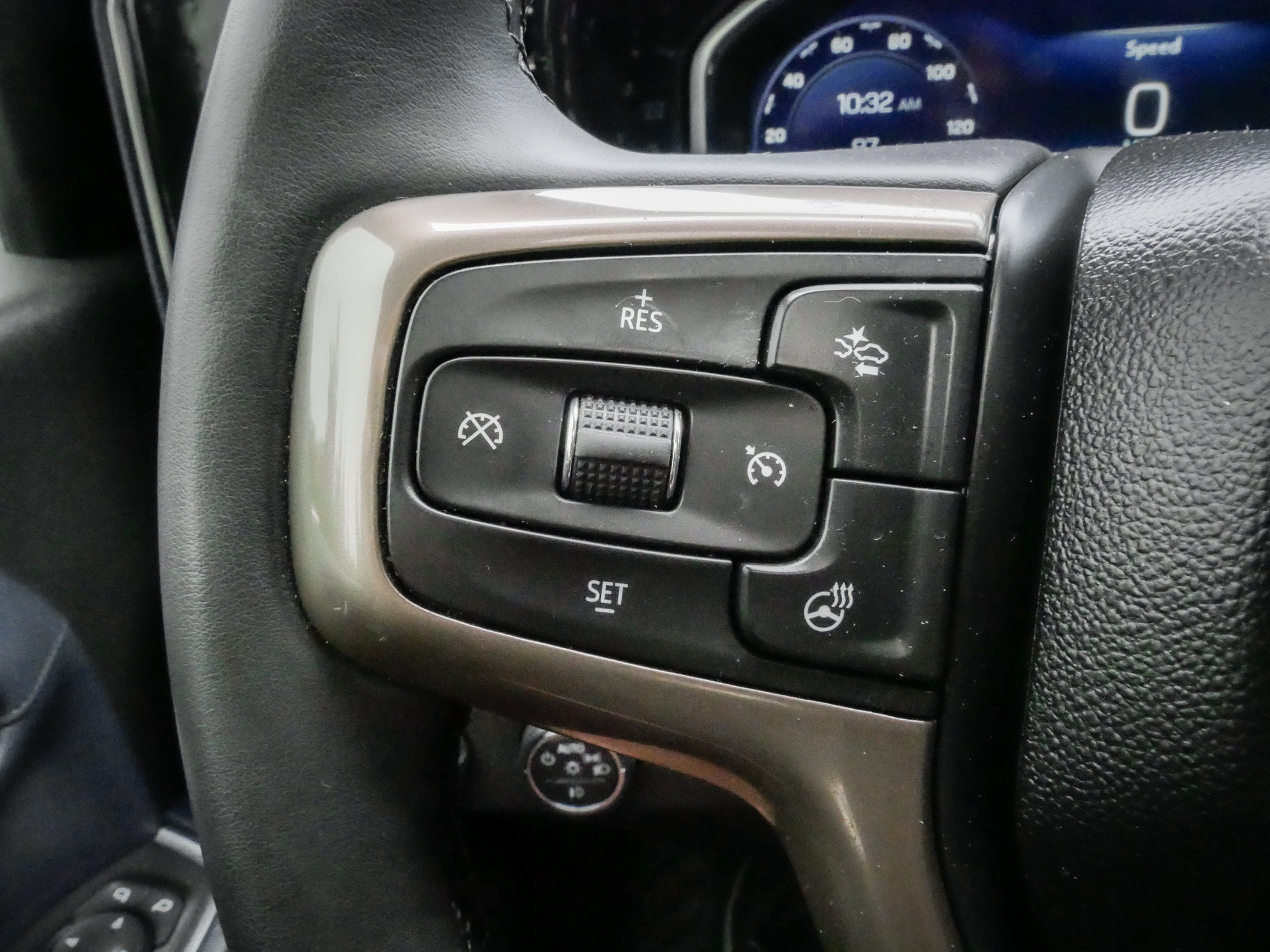 Used 2024 Chevrolet Silverado 3500 High Country w/ Technology Package AWD/4WD image 19