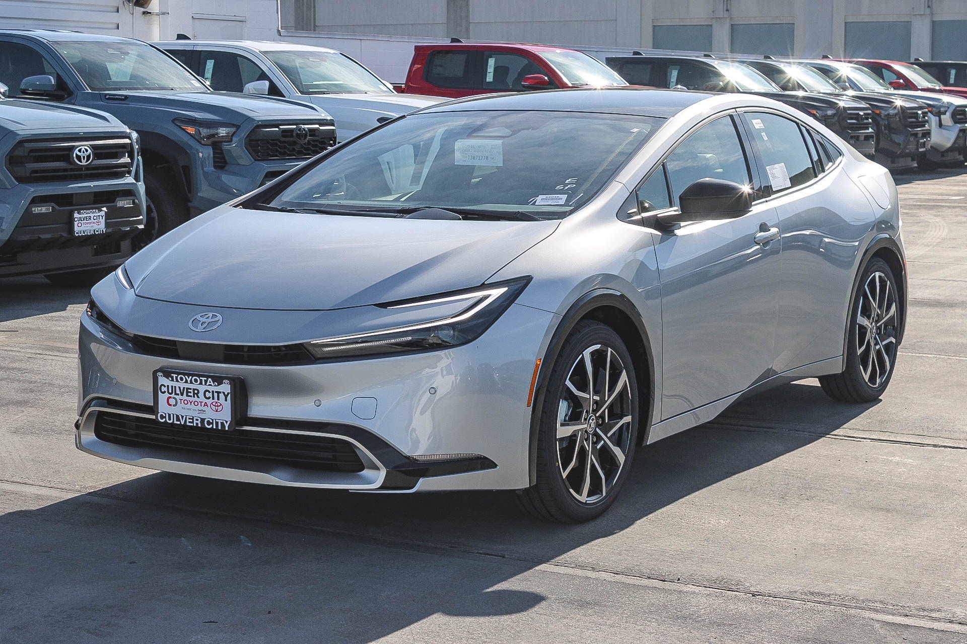 New 2026 Toyota Prius Plug-In Hybrid FWD image 3