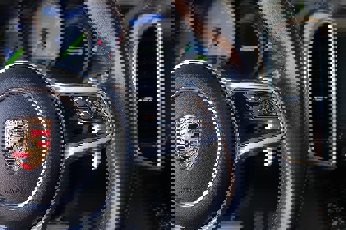 Used 2017 Porsche Cayenne S image 18