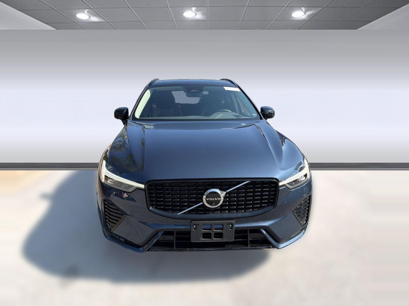 Certified 2024 Volvo XC60 B5 Plus w/ Climate Package AWD/4WD image 6