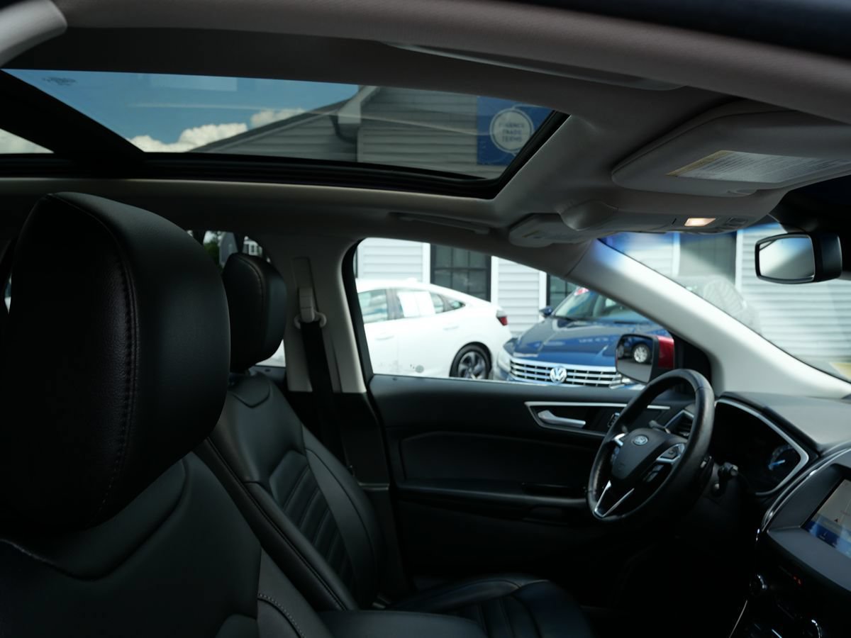 Used 2020 Ford Edge SEL w/ Cold Weather Package AWD/4WD image 31