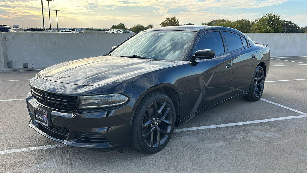 Used 2021 Dodge Charger SXT w/ Blacktop Package RWD image 9
