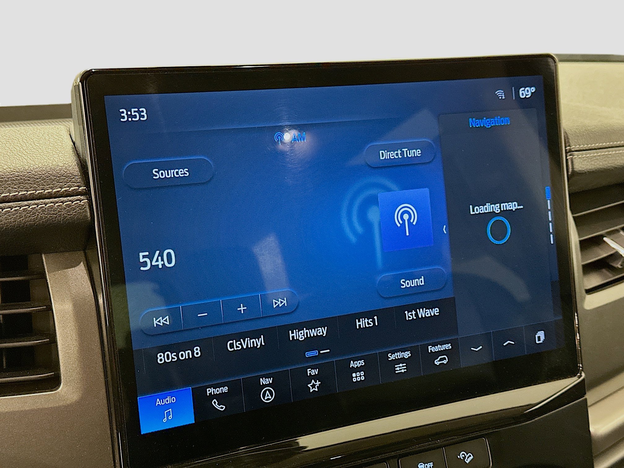 Used 2024 Ford Expedition XLT image 21