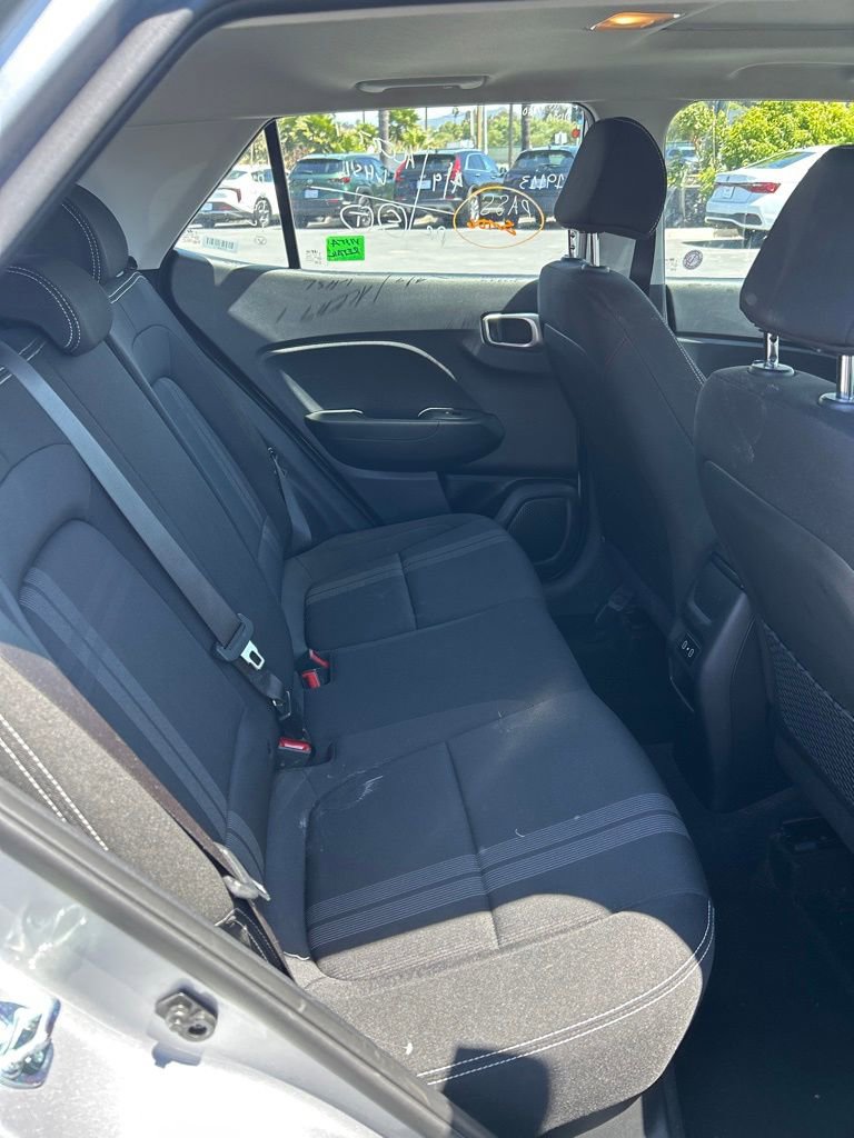 Used 2025 Hyundai Venue SEL FWD image 14