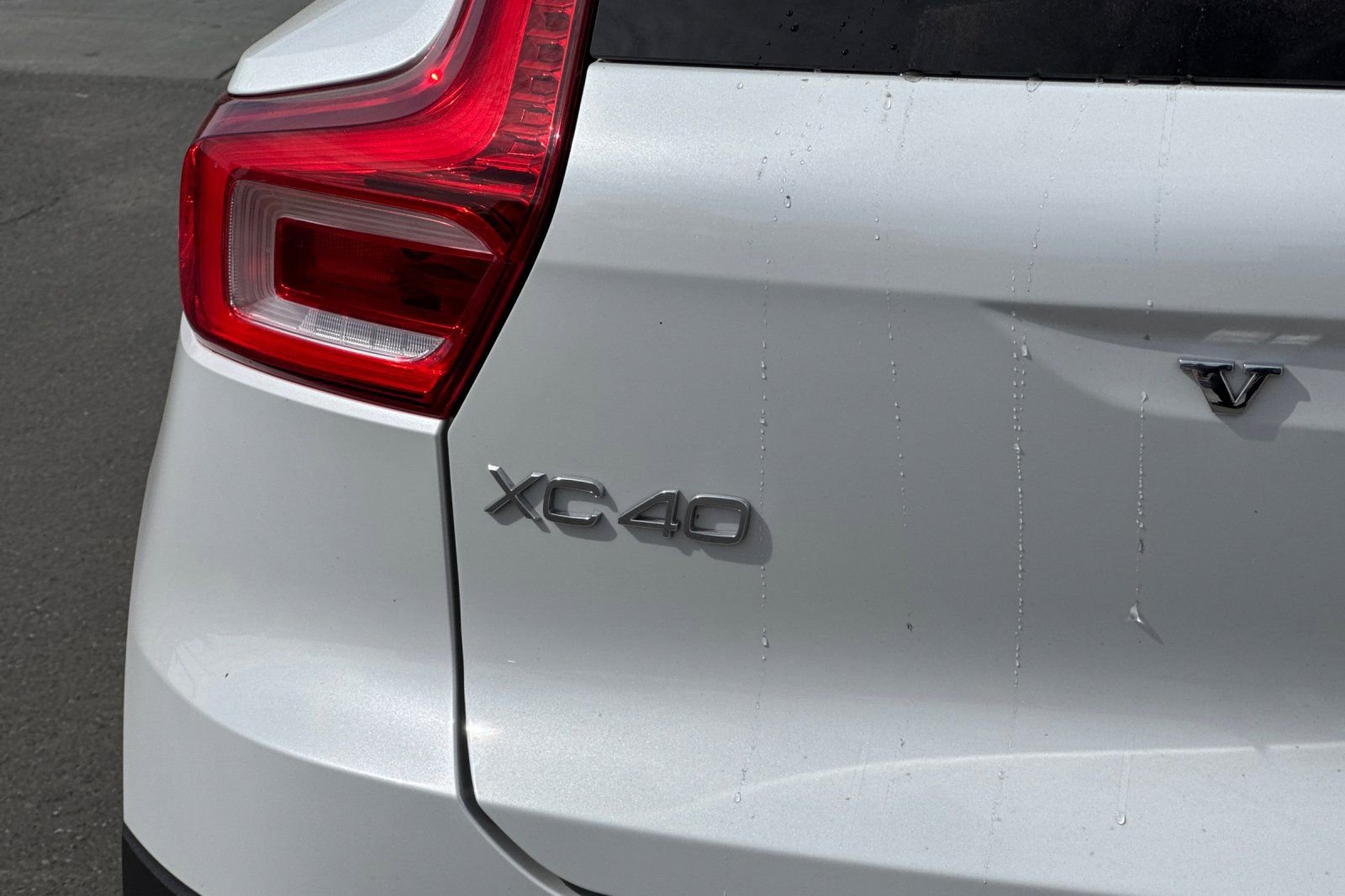 Used 2019 Volvo XC40 T5 R-Design image 12