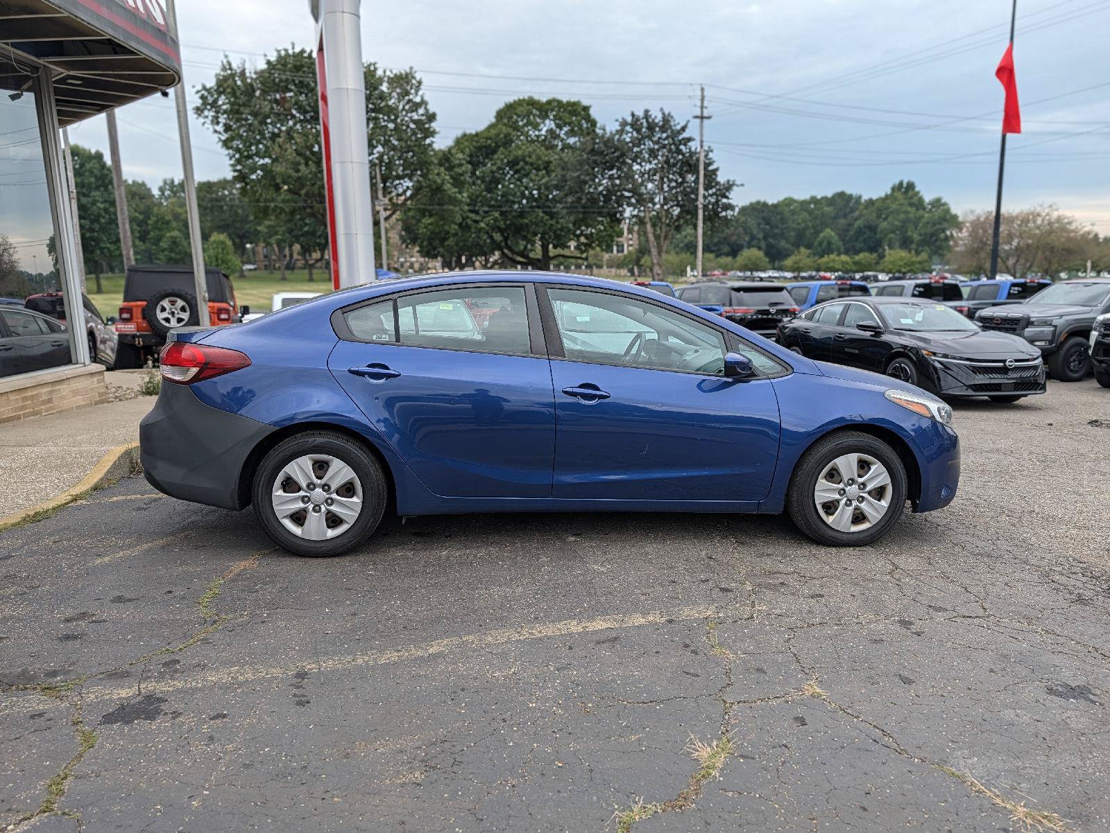 Used 2017 Kia Forte LX FWD image 14