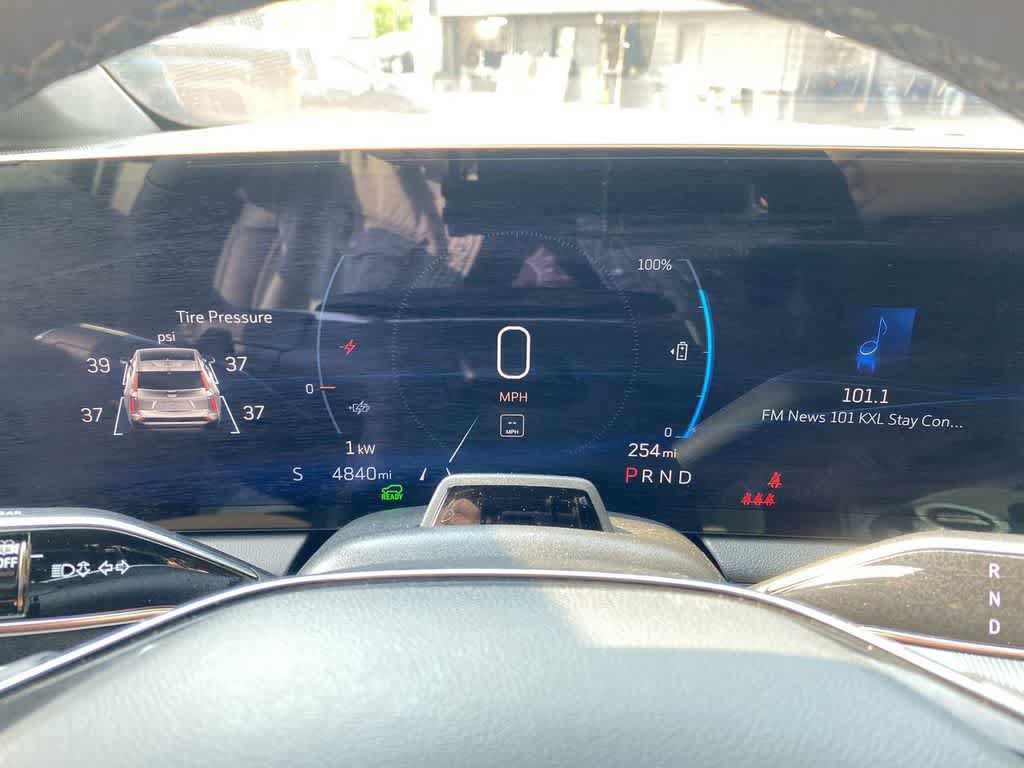 Certified 2025 Cadillac Optiq Sport 2 AWD/4WD image 27