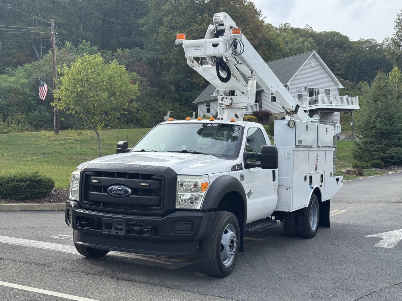 Used 2014 Ford F550 2WD Regular Cab Super Duty w/ Snow Plow Prep Package image 4