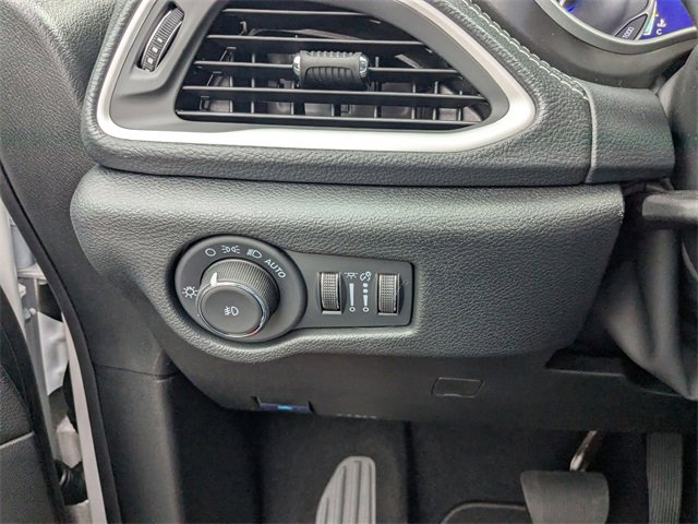 New 2026 Chrysler Pacifica Select image 16
