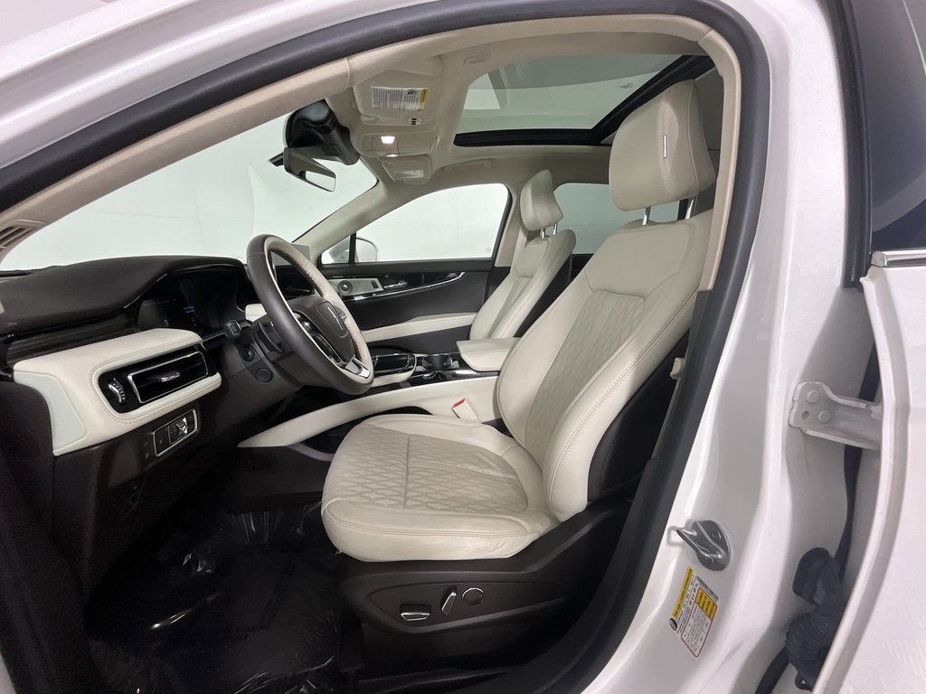 Used 2022 Lincoln Nautilus Black Label w/ Class II Trailer Tow Package image 16