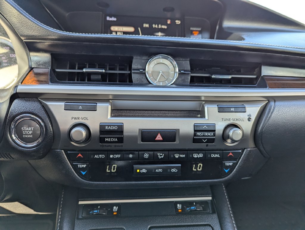 Used 2016 Lexus ES 350 w/ Premium Package w/Wood Trim FWD image 24