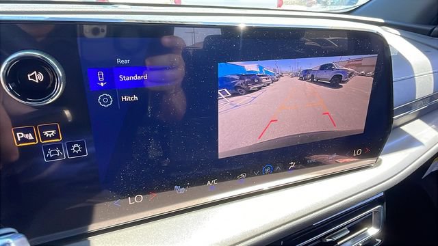 New 2026 Chevrolet Traverse LT w/ Sun and Wheel Package FWD image 21