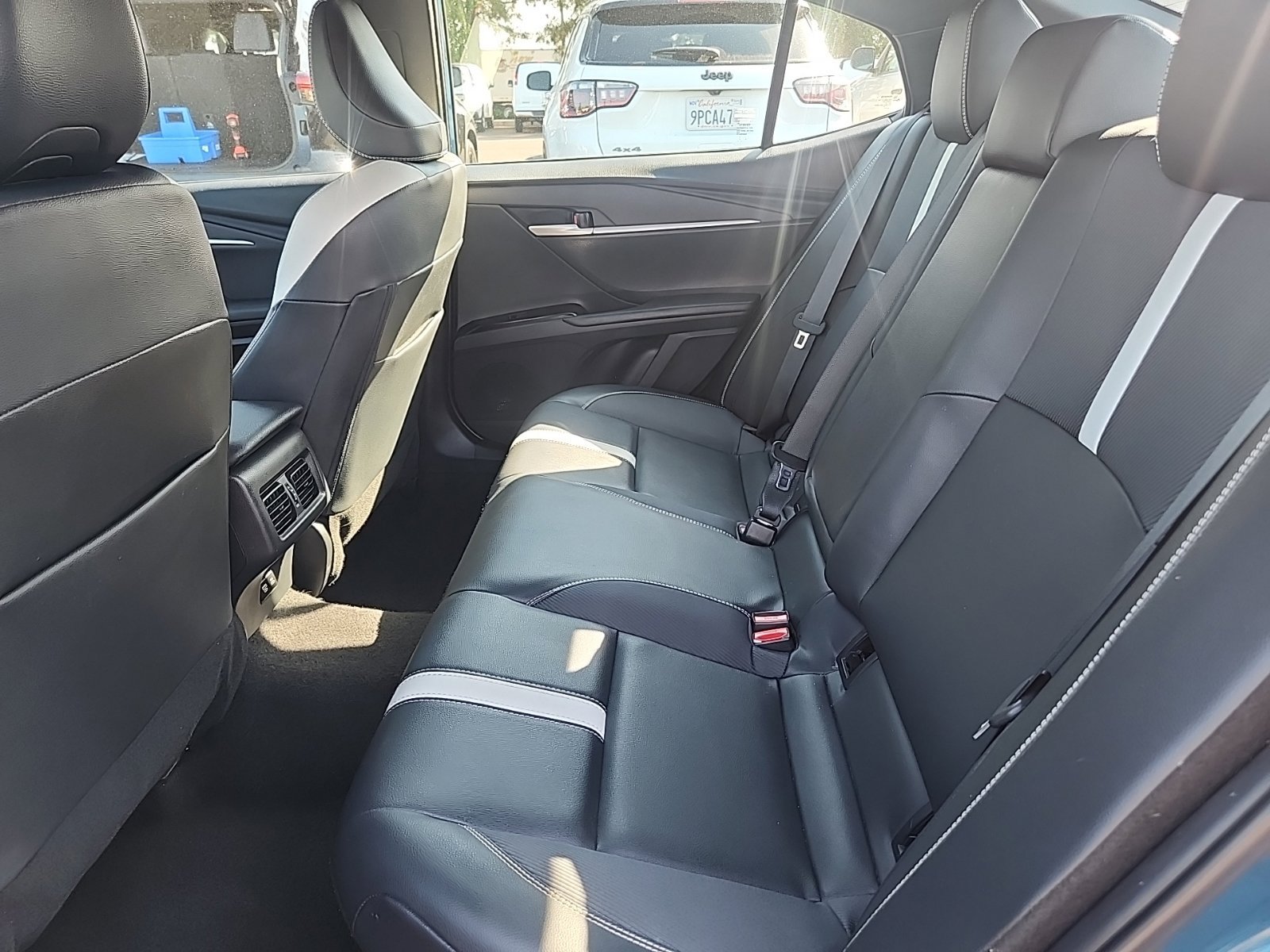 Used 2025 Toyota Camry SE FWD image 6