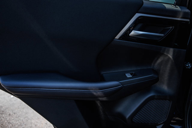 New 2025 Mitsubishi Outlander ES image 20