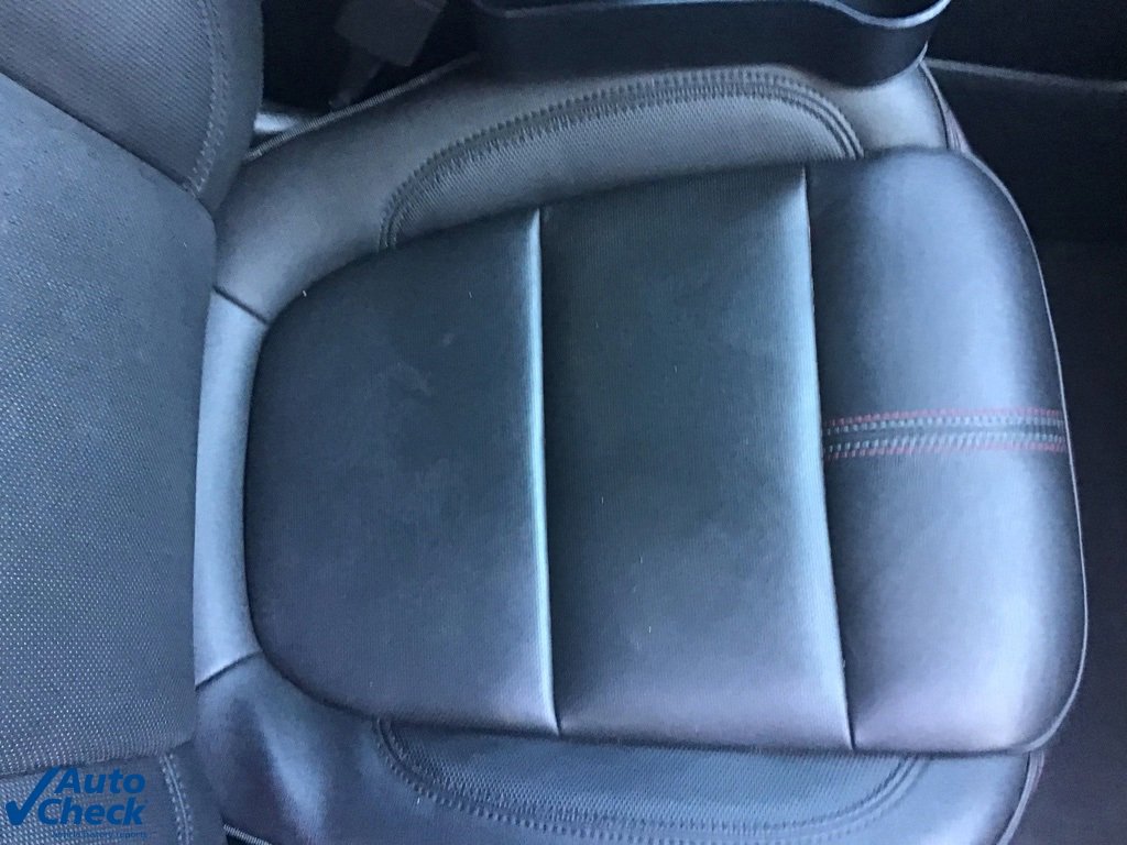 Used 2023 Chevrolet Traverse RS image 41