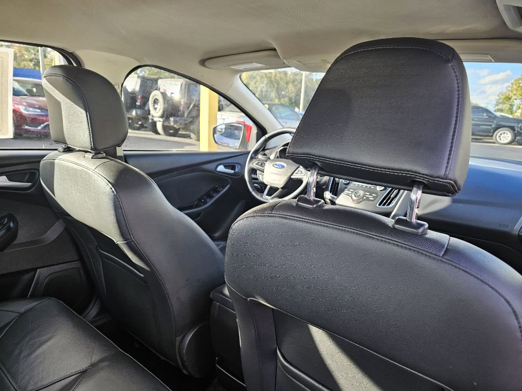 Used 2016 Ford Focus SE w/ Equipment Group 201A image 44