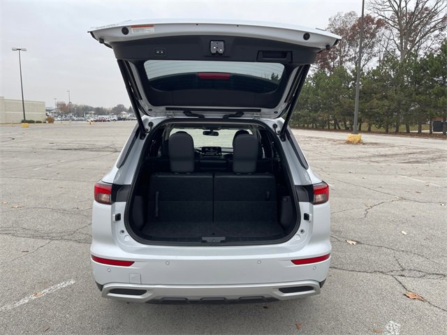 Used 2024 Mitsubishi Outlander SE image 18