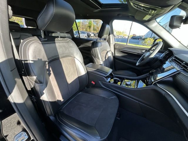 Used 2023 Jeep Grand Cherokee L Altitude AWD/4WD image 26