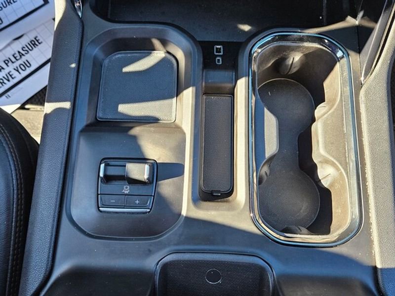 Used 2024 GMC Sierra 2500 AT4 w/ AT4 Premium Plus Package image 19