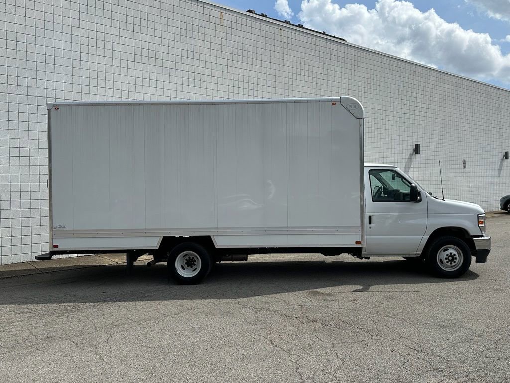 New 2026 Ford E-350 and Econoline 350 Super Duty w/ Power Equipment Group RWD image 4