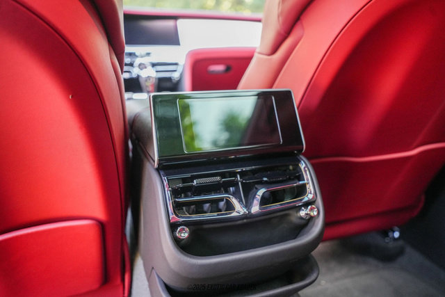 Used 2022 Bentley Flying Spur V8 image 38