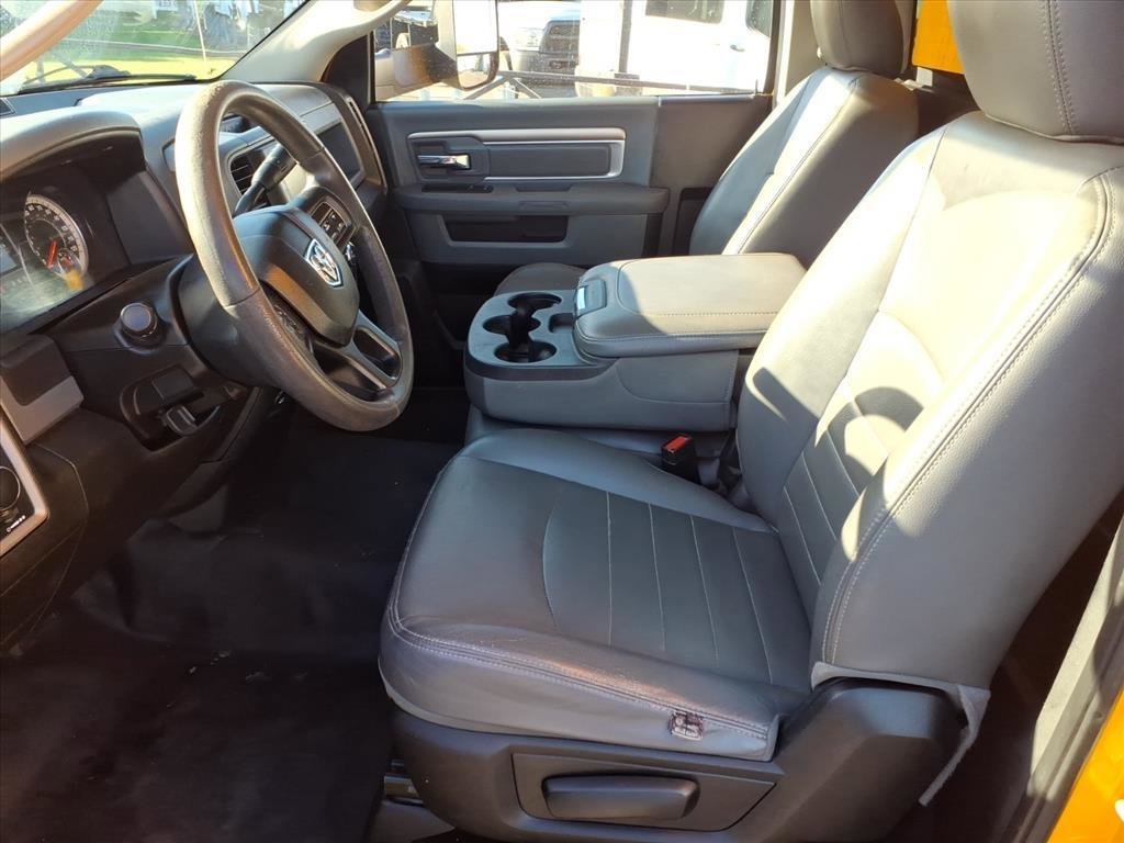 Used 2018 RAM 5500 Tradesman w/ Power & Remote Entry Group image 9