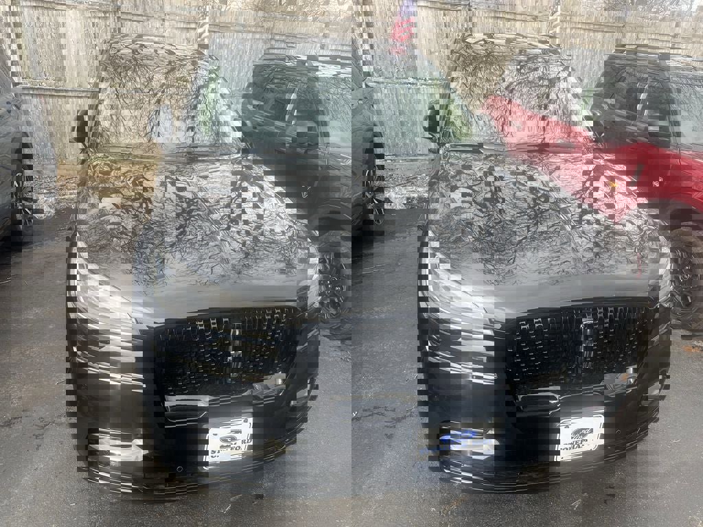 Used 2023 Lincoln Aviator Reserve w/ Equipment Group 201A image 2